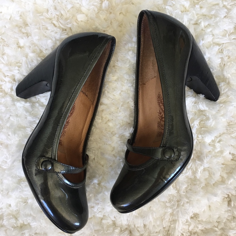Söfft Mary Jane Green patent leather heels Size 9